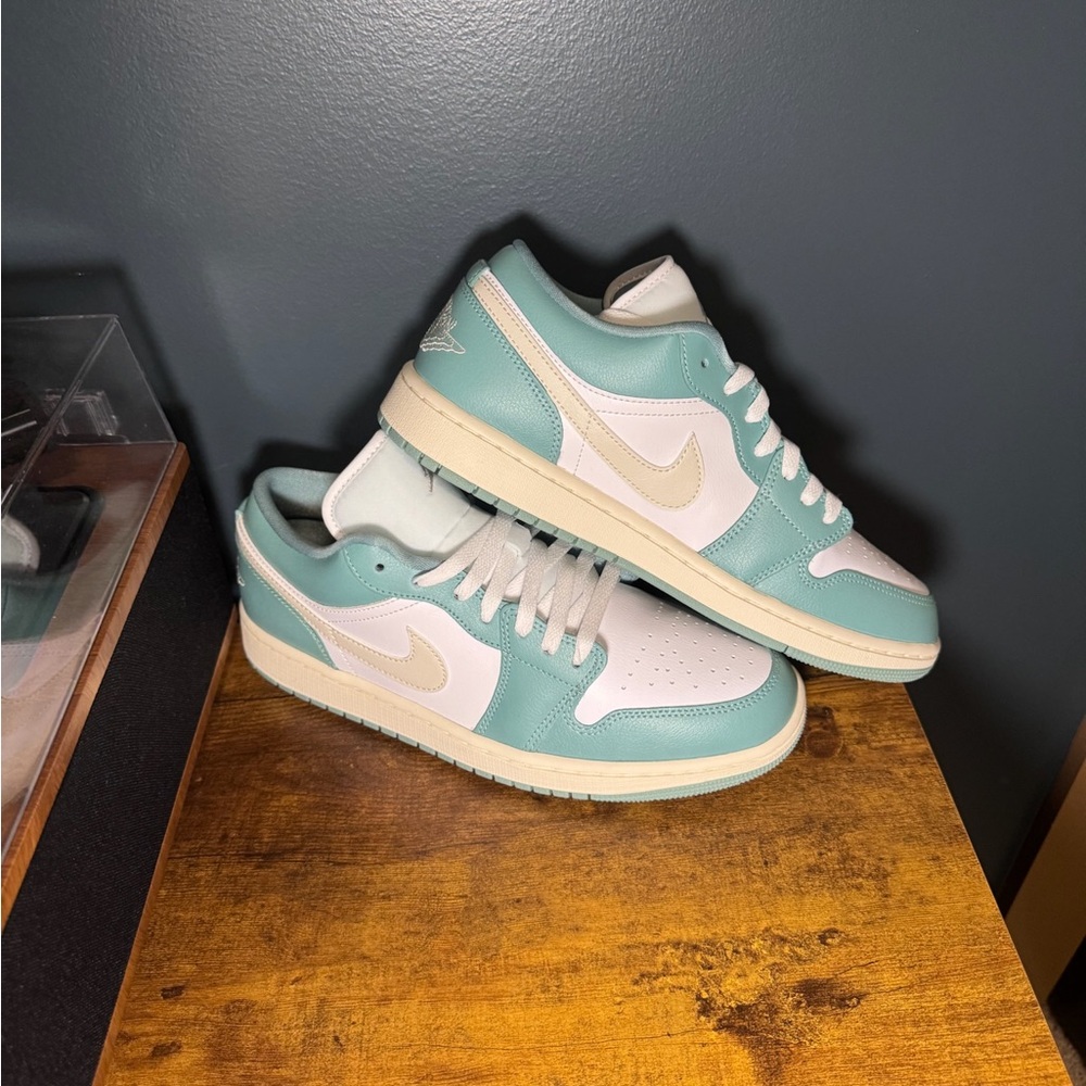 NWOT Jordan 1 Low White Cannon 9.5 Men / 11 Women